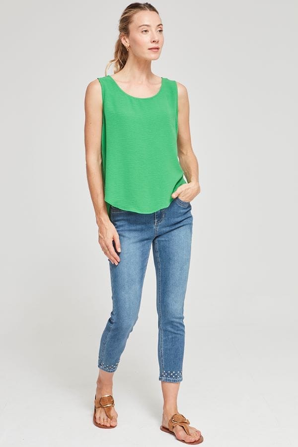 Blusa sin mangas color verde la marca Azay