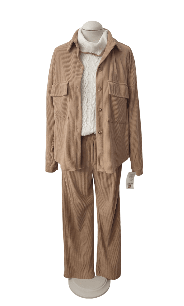 CONJUNTO DE PANA BEIGE DE FLORES MUÑOZ