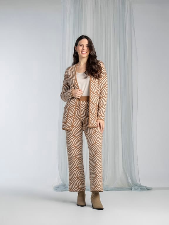 Conjunto pantalón y Chaqueta beige de Amichi