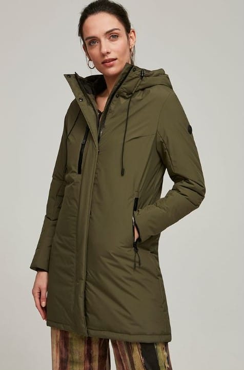 Parka verde de capucha de Azay fabricada con materiales de alta calidad