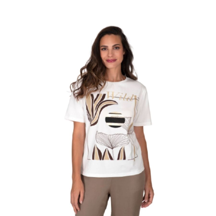 Camiseta blanca con hojas en colores tostados de Ian Lambert