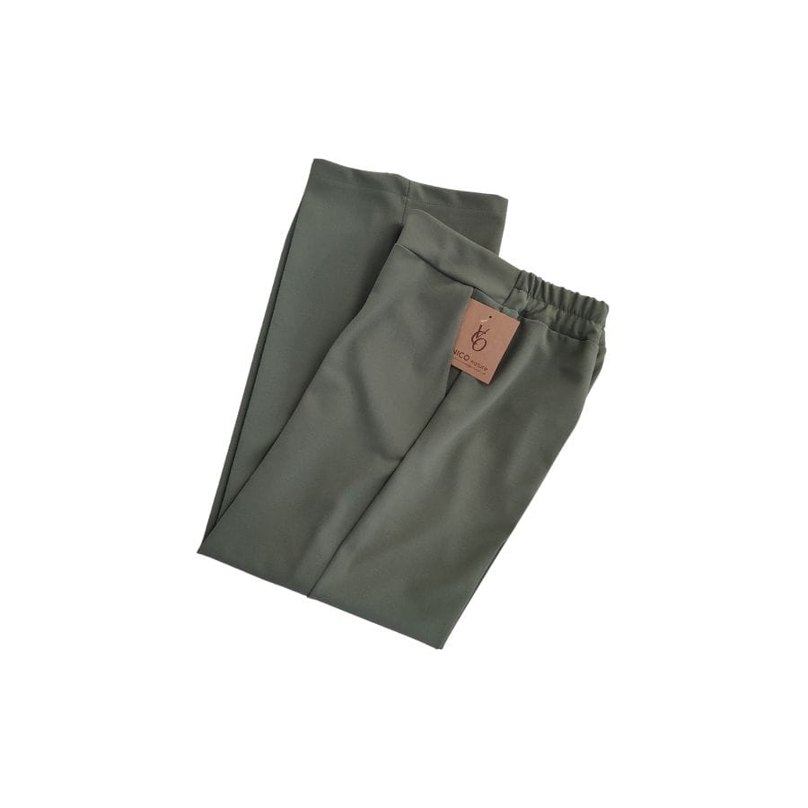 Pantalón verde en punto con bolsillo francés fabricado en España por Vico Nature