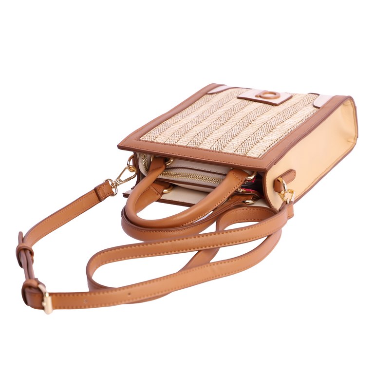 Bolso pequeño de rafia natural con polipiel en color cuero