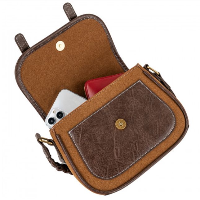 Bolso estilo retro de Lois con asa trenzada y detalle de hebillas.