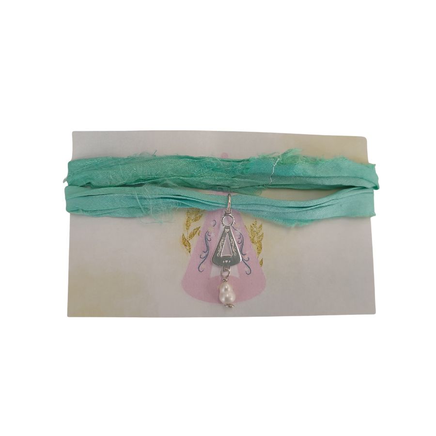 Pulsera de la Santina amuleto personal hecho a mano con diseño exclusivo