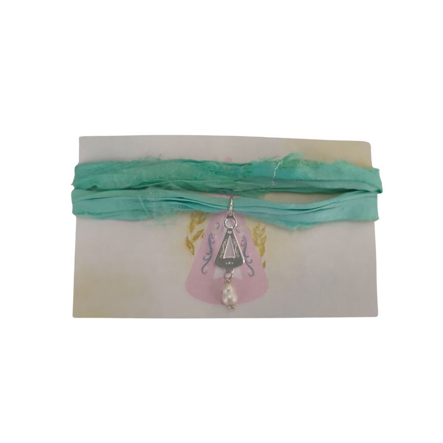 la pulsera de plata de ley de la santina es pura devoción asturiana