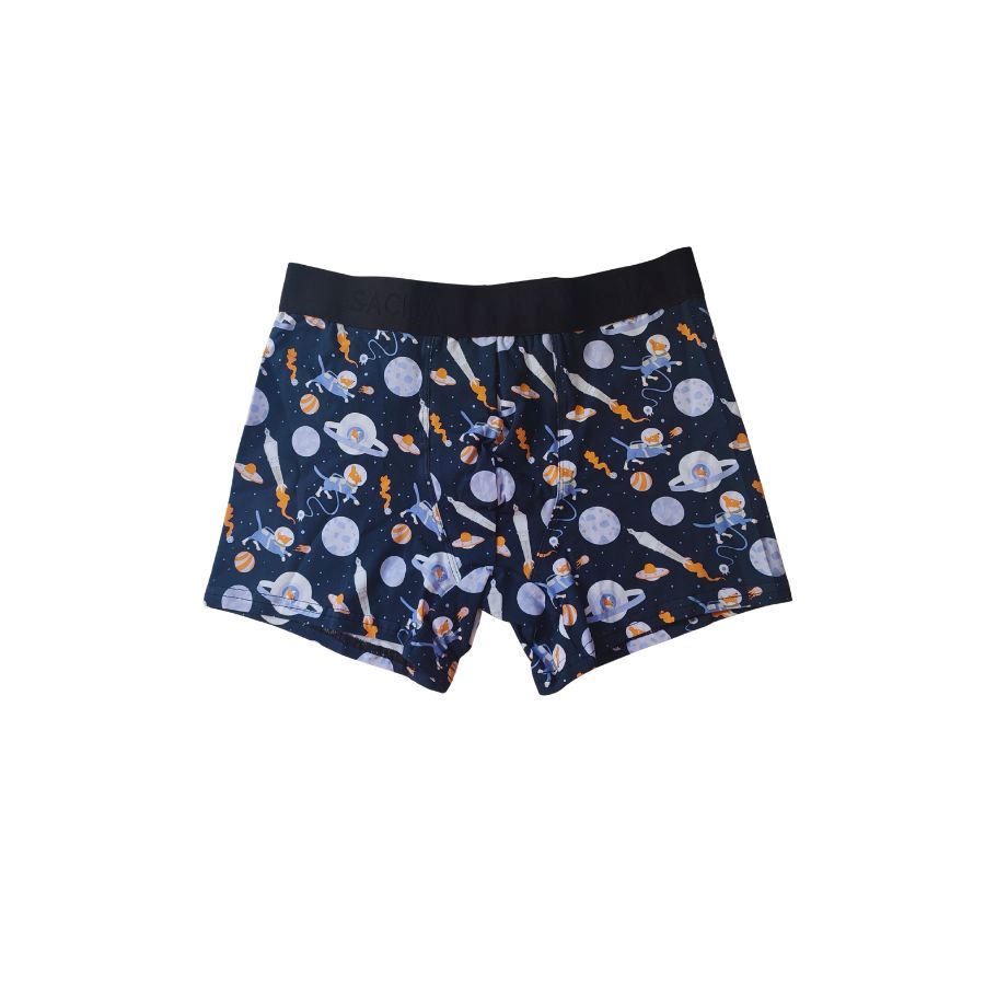 Boxer Sacha Aventura Espacial. Marca tendencia con este estampado exclusivo de astronautas y lunas. Calidad garantizada en cada costura resistente.