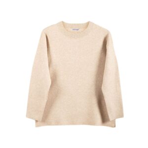 Jersey Punto Elegante Suave. Siente la calidez del punto con este jersey holgado. Su diseño oversize asegura comodidad y estilo.