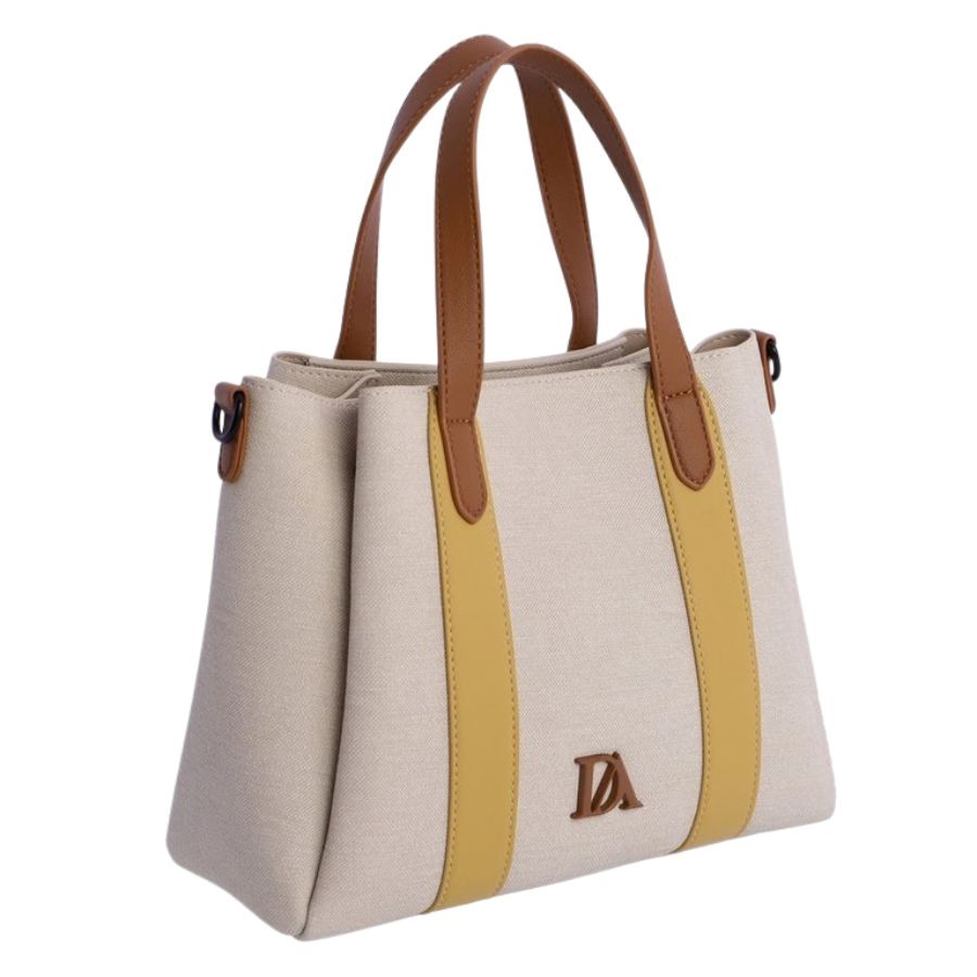 Bolso Tote Mujer Chic. Vista posterior limpia de bolso de lona beige con asas dobles de color marrón chocolate.
