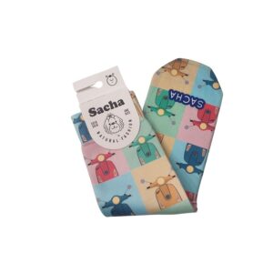 Calcetines Sacha Motos Hombre. Calcetines estampados de alta calidad para hombre. Composición con algodón al contacto con la piel y exterior técnico. Estilo casual con dibujo de scooters clásicas en cuadros de colores.
