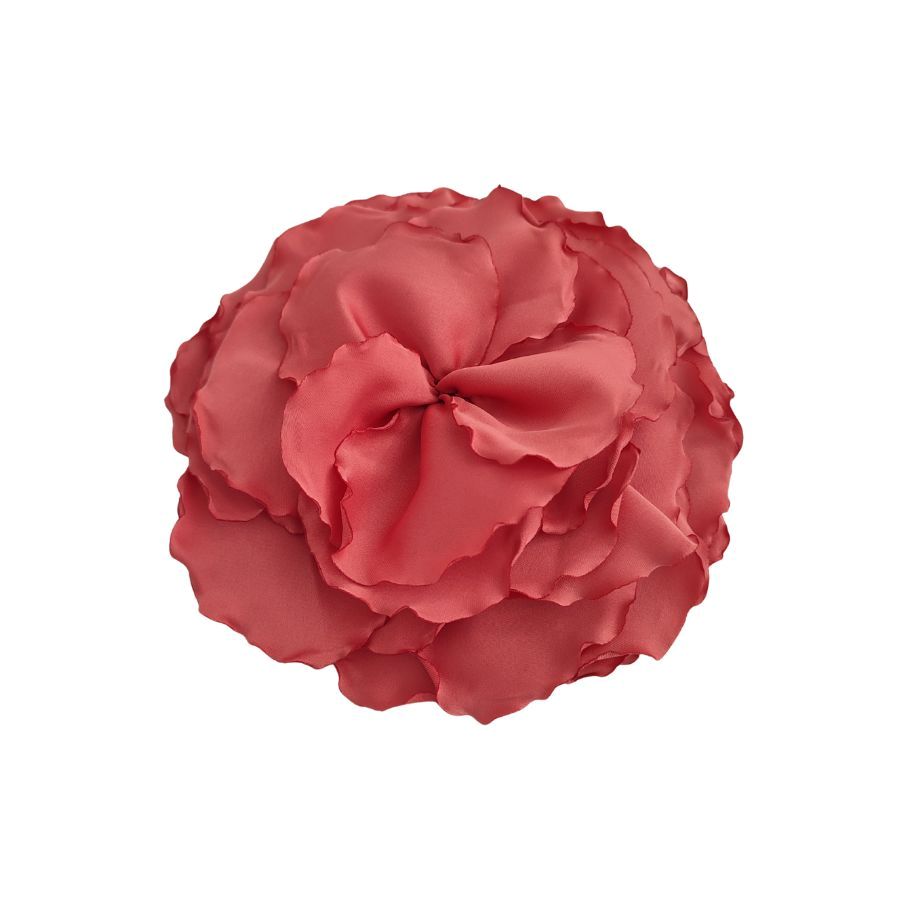 Broche flor artesanal coral. Broche en color coral hecho a mano en Enredando con Sara.