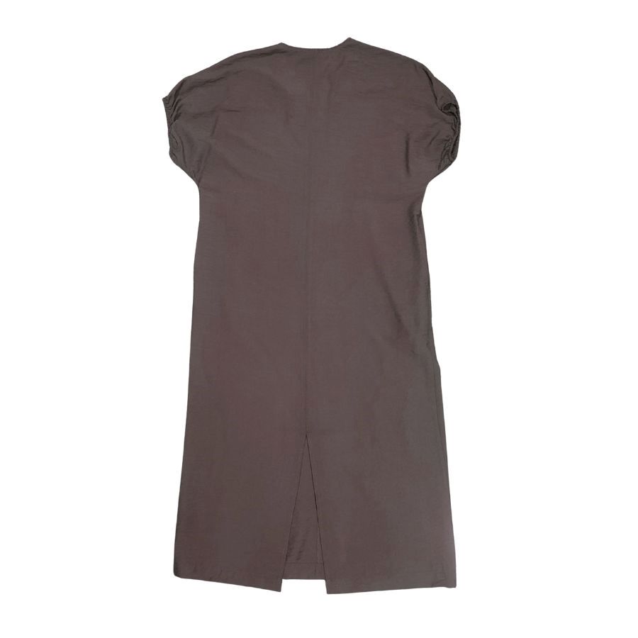 Vestido Marrón Cuello Pico. Vestido de mujer Don Algodon en color marrón oscuro con detalle de la costura central y abertura trasera.
