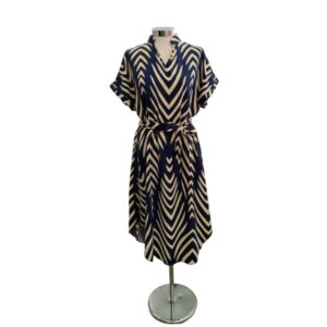 Vestido Marino de Mujer. Un vestido para ir elegante cualquier día de verano.