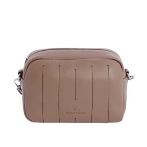 Vista frontal del bolso taupe Don Algodon con costuras verticales decorativas